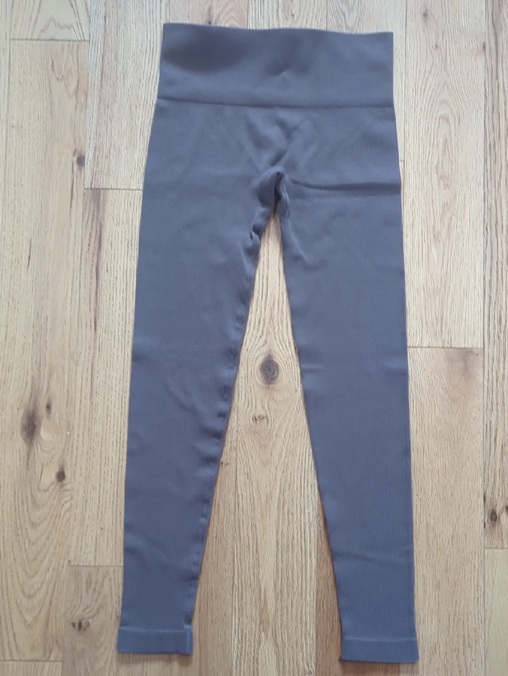 LEMON. Ribbed Legging. Size Medium. - Picture 4 of 9